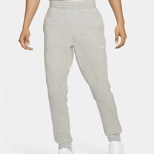 Nike Sportswear Club Fleece Tapered Joggers Grey Mens Size Medium (826431 063)